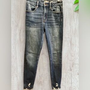 KanCan Signature High Rise Ankle Jeans With Frayed Ankle Size 27